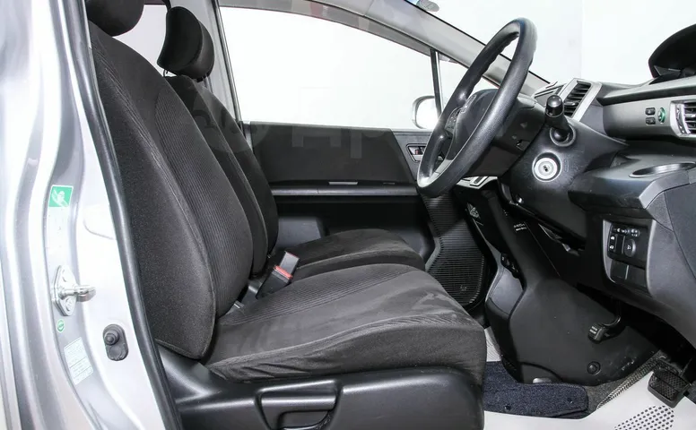 Honda Freed, 1 поколение