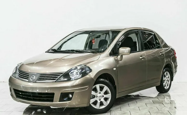 Nissan tiida