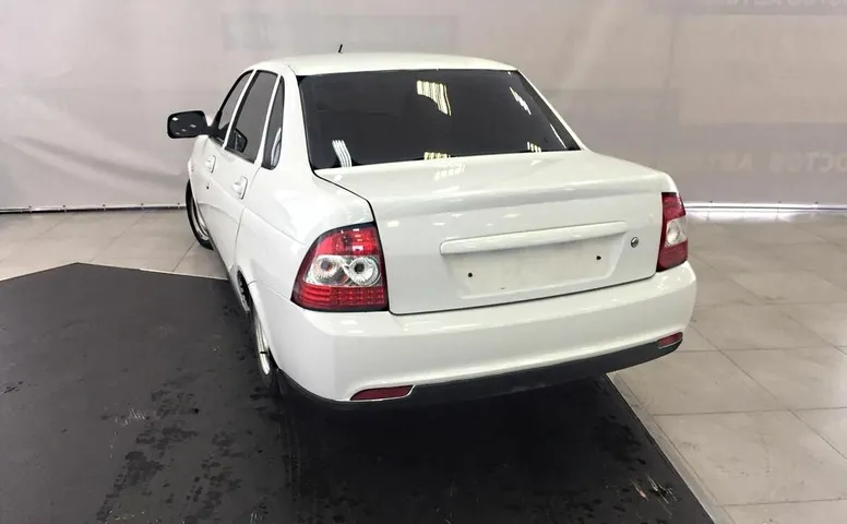 LADA (ВАЗ) 2170 1.6 MT (98 л.с.)