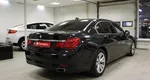 BMW 7 серия, V