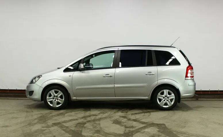 Opel Zafira B Рестайлинг