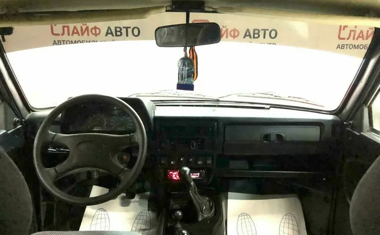LADA (ВАЗ) NIVA 1.7 MT (80 л.с.) 4WD
