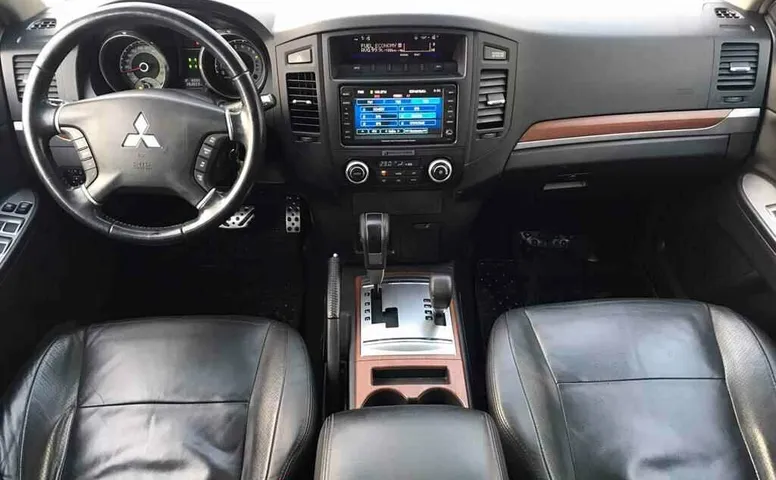 Mitsubishi Pajero IV