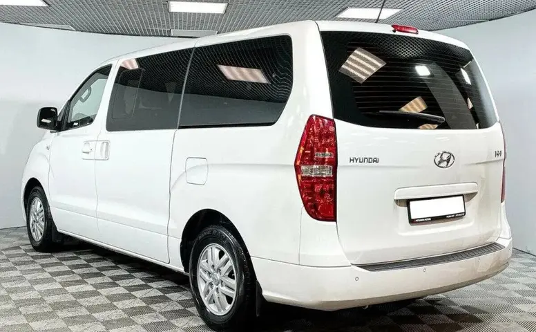 Hyundai H-1
