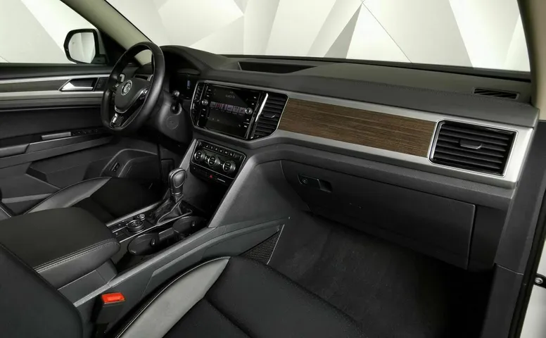 Volkswagen Teramont 2.0T AT 4Motion (220 л.с.) Status Белый