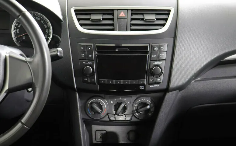 Suzuki Swift IV