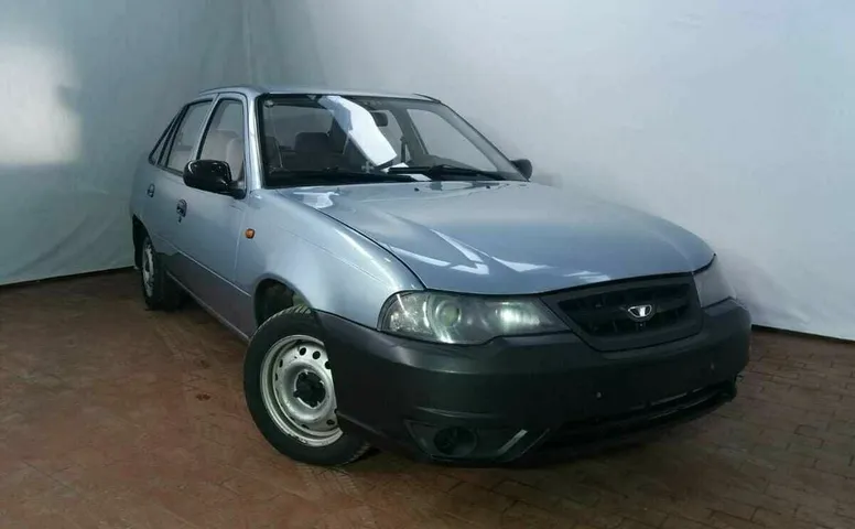 Daewoo NEXIA 1.5 MT (80 л.с.)