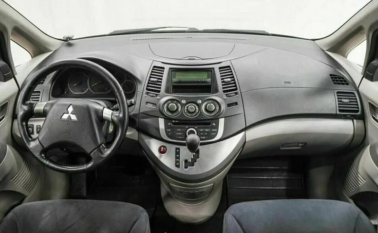 Mitsubishi grandis