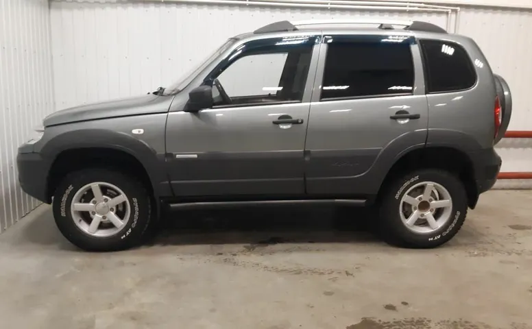 Chevrolet NIVA 1.7 MT (80 л.с.) 4WD