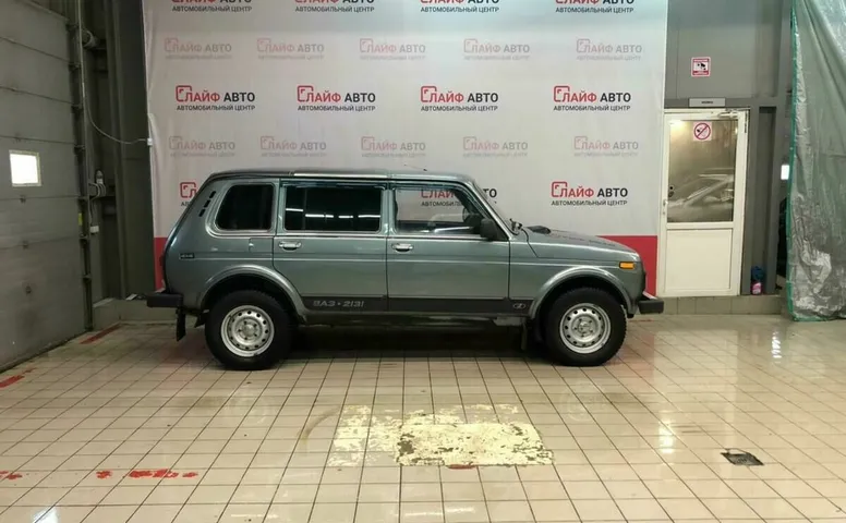 LADA (ВАЗ) NIVA 1.7 MT (80 л.с.) 4WD