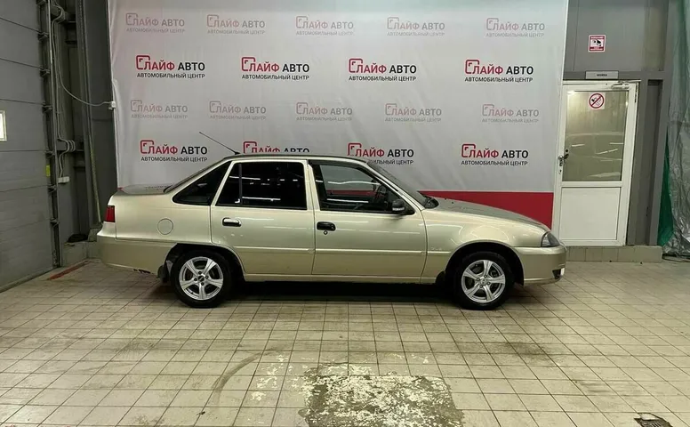 Daewoo NEXIA 1.6 MT (109 л.с.)