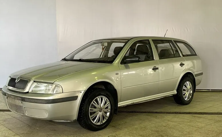 Skoda OCTAVIA 1.6 MT (100 л.с.)