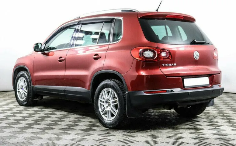 Volkswagen Tiguan 2.0 Автомат