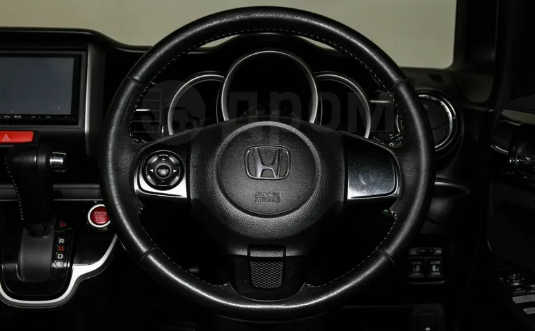 Honda N-BOX, 1 поколение
