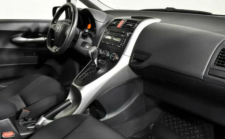 Toyota Auris 1.6 Автомат