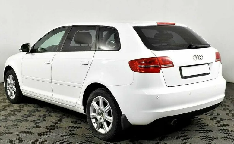 Audi A3 1.6 Робот