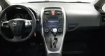 Toyota auris i рестайлинг