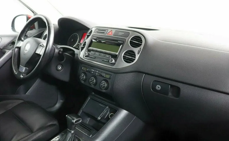 Volkswagen Tiguan 2.0 Автомат