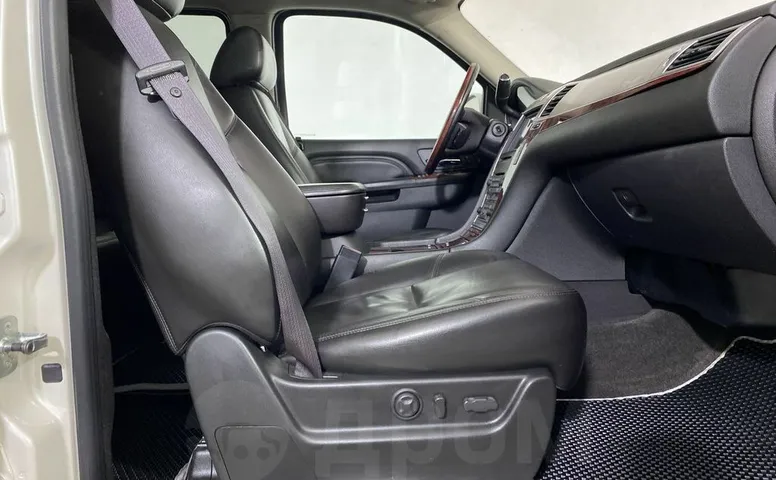 Cadillac Escalade, 3 поколение