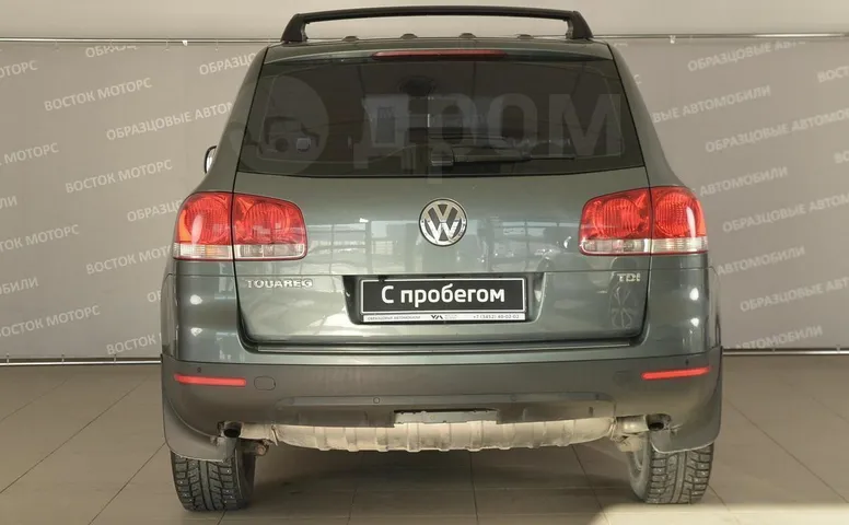 Volkswagen Touareg, 1 поколение