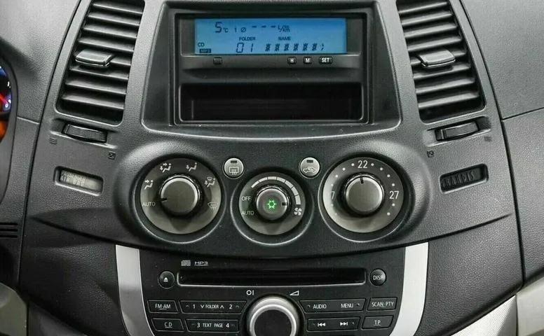 Mitsubishi grandis