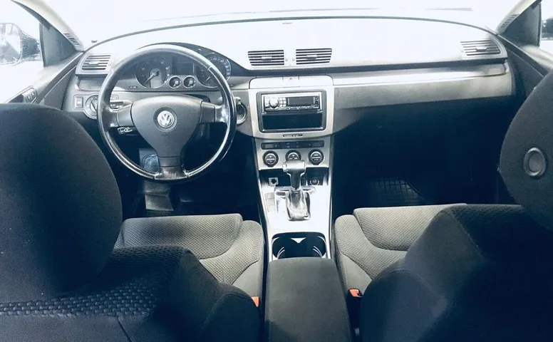 Volkswagen Passat (B6)