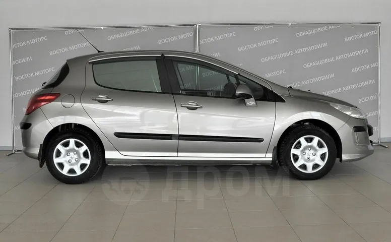 Peugeot 308, 1 поколение