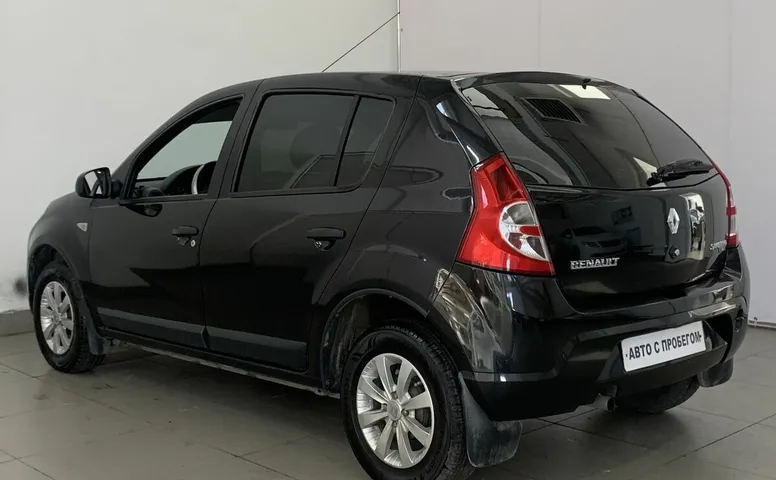 Renault SANDERO 1.4 MT (75 л.с.)