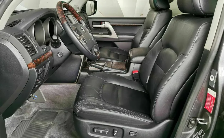 Toyota Land Cruiser 4.7 4WD AT (288 л.с.) Люкс Серый