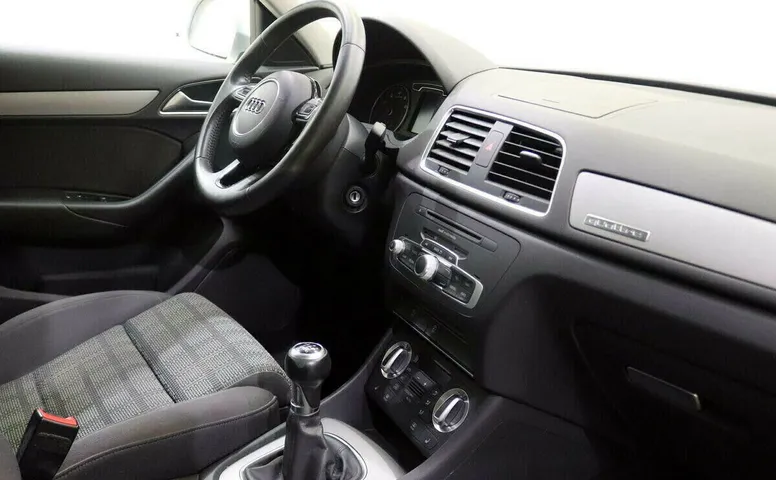 Audi Q3 I (8U)
