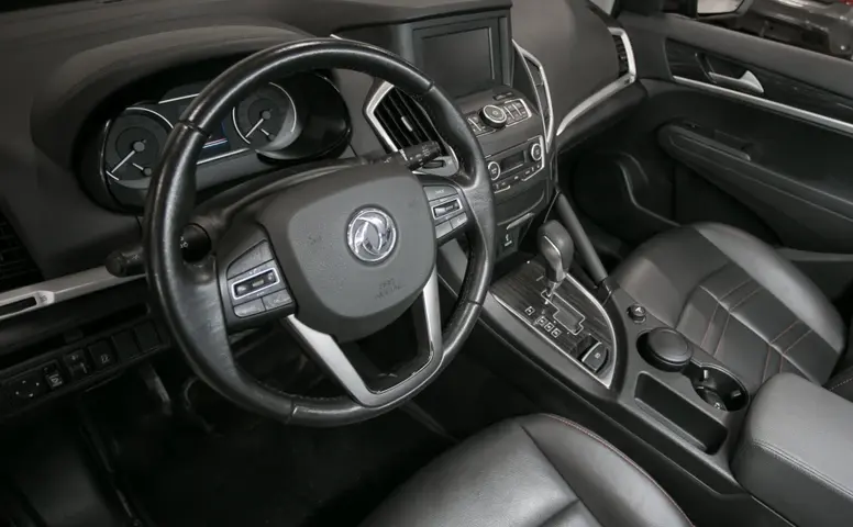 DongFeng AX7