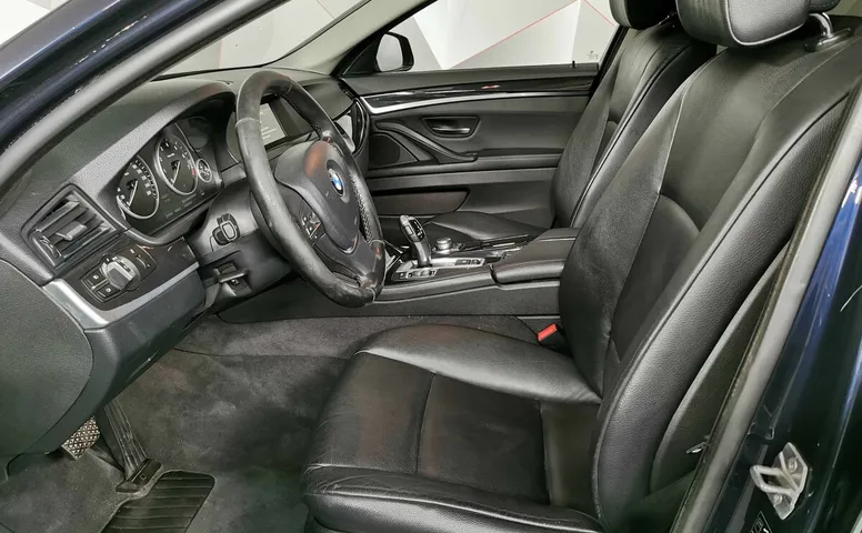 BMW 5 серия 520i Steptronic (184 л.с.) Синий