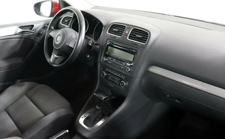 Volkswagen Golf VI