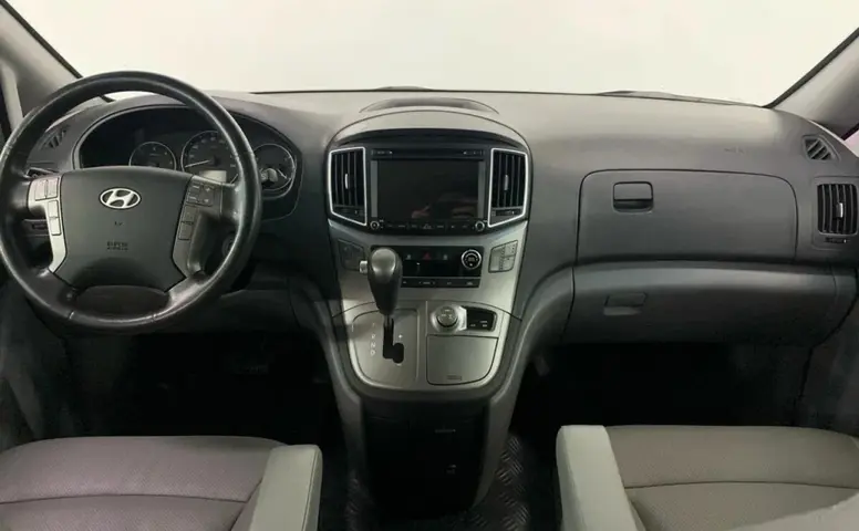 Hyundai Grand Starex