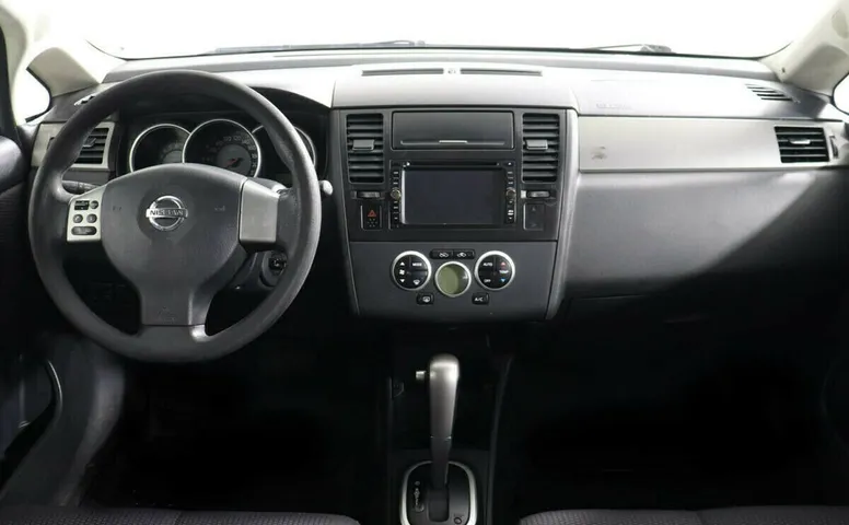 Nissan Tiida I
