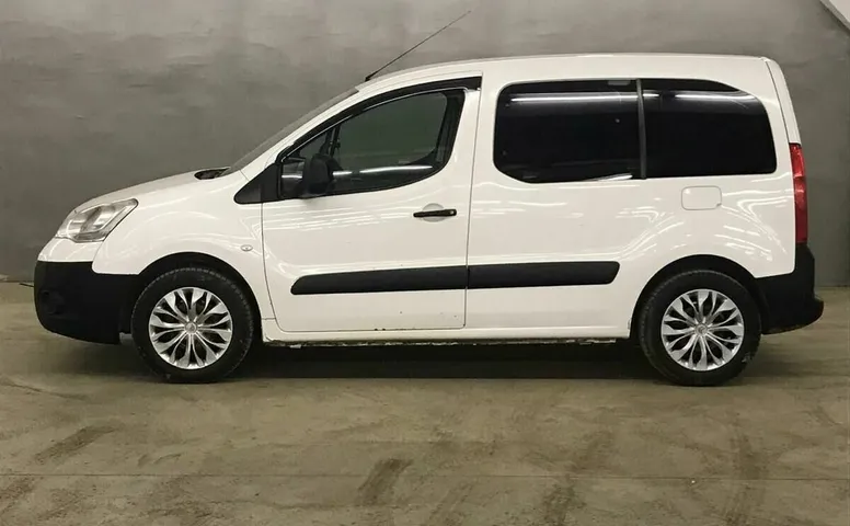 Citroen BERLINGO 1.6 MT (90 л.с.)