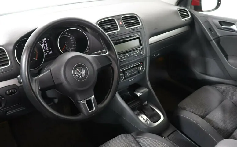 Volkswagen Golf VI