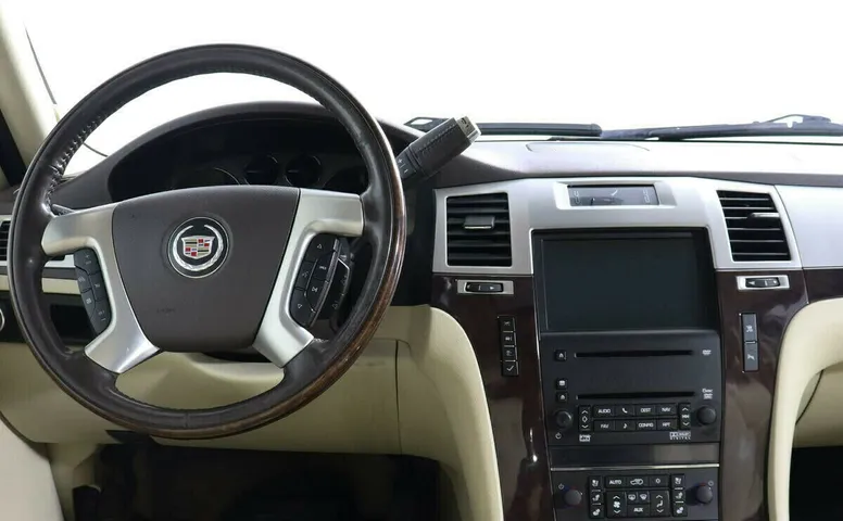 Cadillac Escalade III