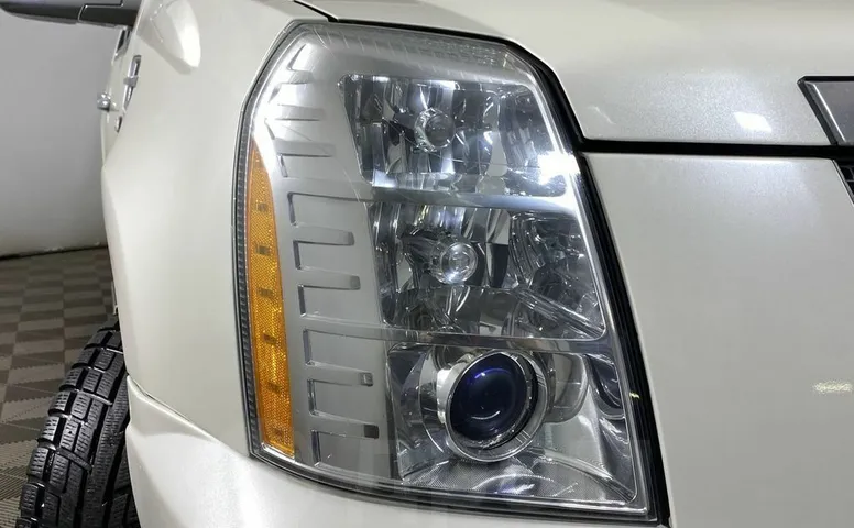 Cadillac Escalade, 3 поколение