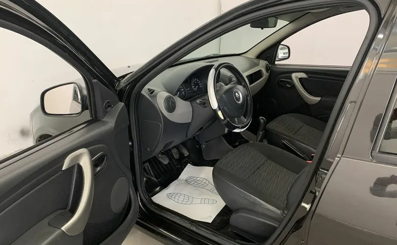 Renault SANDERO 1.4 MT (75 л.с.)