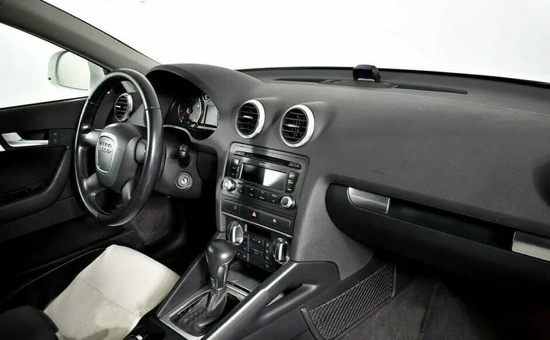 Audi A3 1.6 Робот
