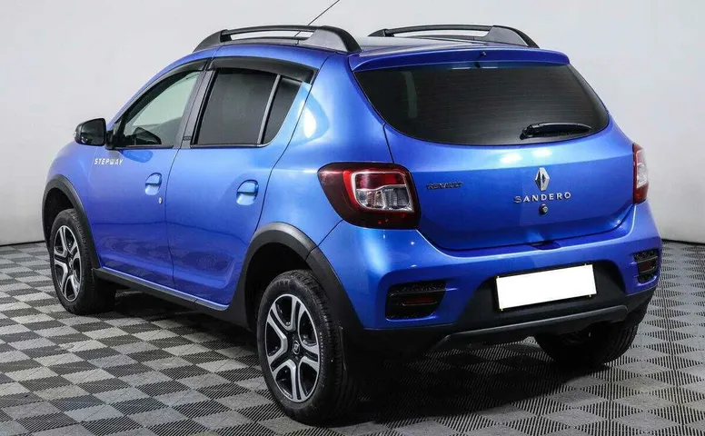 Renault sandero stepway cvt 2021 с пробегом 10 000 км