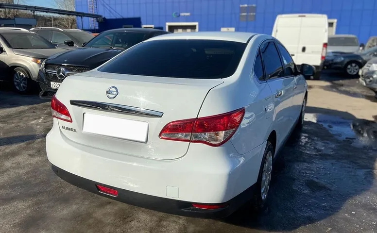 Nissan Almera