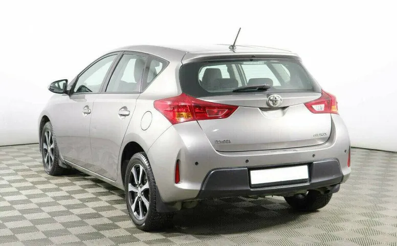 Toyota Auris 1.6 Вариатор