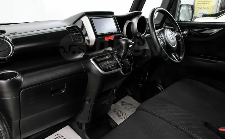 Honda N-BOX, 1 поколение