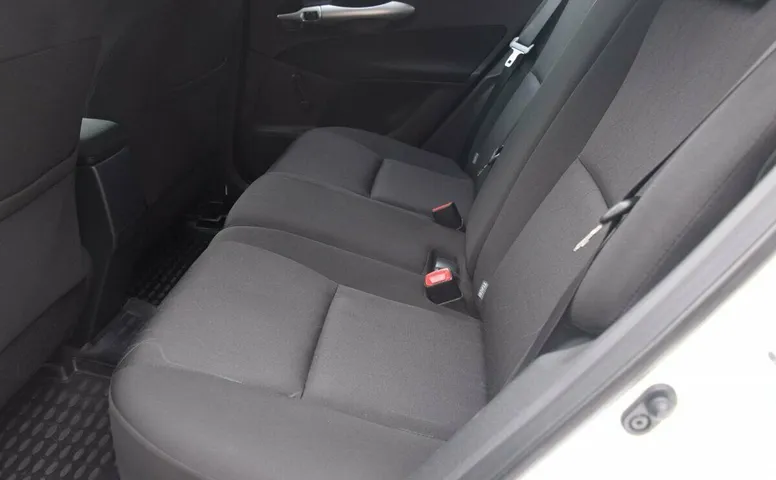 Toyota auris i рестайлинг
