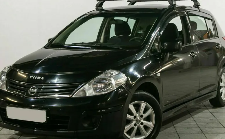 Nissan tiida