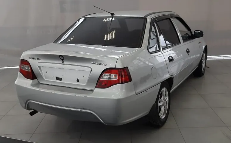 Daewoo NEXIA 1.6 MT (109 л.с.)
