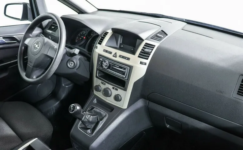 Opel Zafira B Рестайлинг