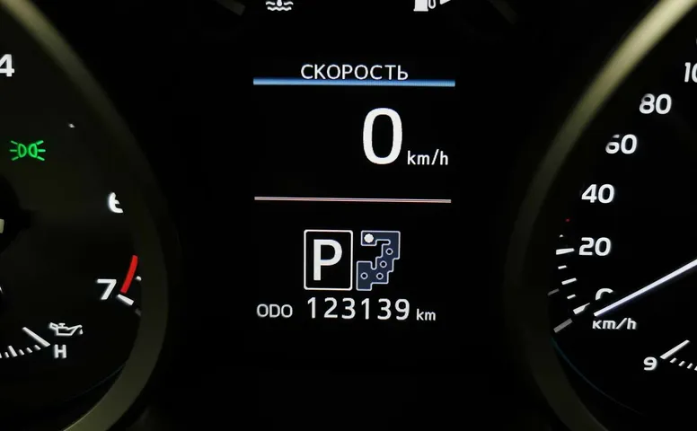 Toyota Land Cruiser 4.6 AT 4WD (5 мест) (309 л.с.) Серый